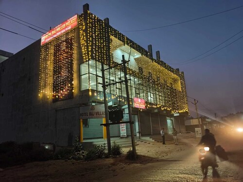 Hotel Raj Villas Palace