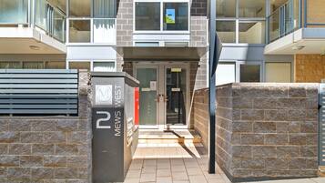 تفاصيل الفندق من الخارج