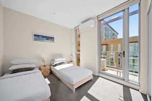 2 bedrooms, desk, iron/ironing board, WiFi
