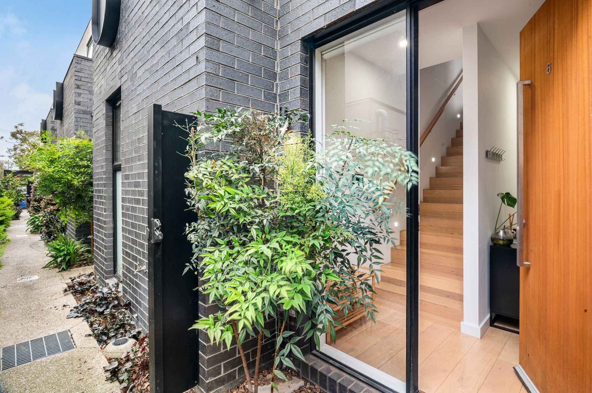 تفاصيل الفندق من الخارج