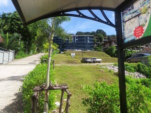 Appartement, 2 chambres, accessible aux personnes à mobilité réduite, balcon | Enceinte de l’hébergement