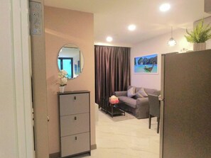 Appartement, 1 chambre, accessible aux personnes à mobilité réduite, balcon | Coin séjour