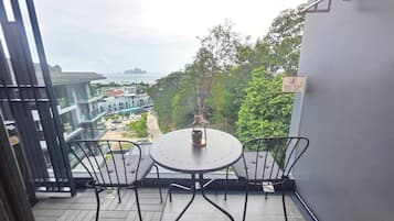 Apartamento, 1 habitación, accesible para personas con discapacidad, balcón | Restaurante al aire libre