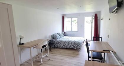 Le petit chĂąteau Avesnois - Studio avec terrasse en rez de Jardin