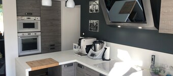 Large comfortable house with swimming pool in the countryside