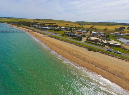 Seagrass -Absolute Beachfront Cottage - Seaside Retreat- Glorious North Shields