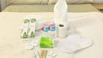 1 slaapkamer, een strijkplank/strijkijzer, internet, beddengoed