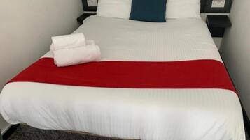 1 bedroom, iron/ironing board, internet, bed sheets