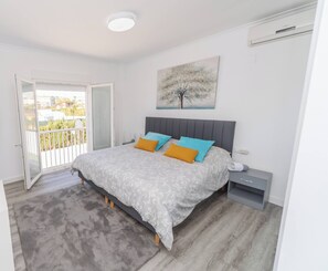 4 makuuhuonetta, silitysrauta/-lauta, internet