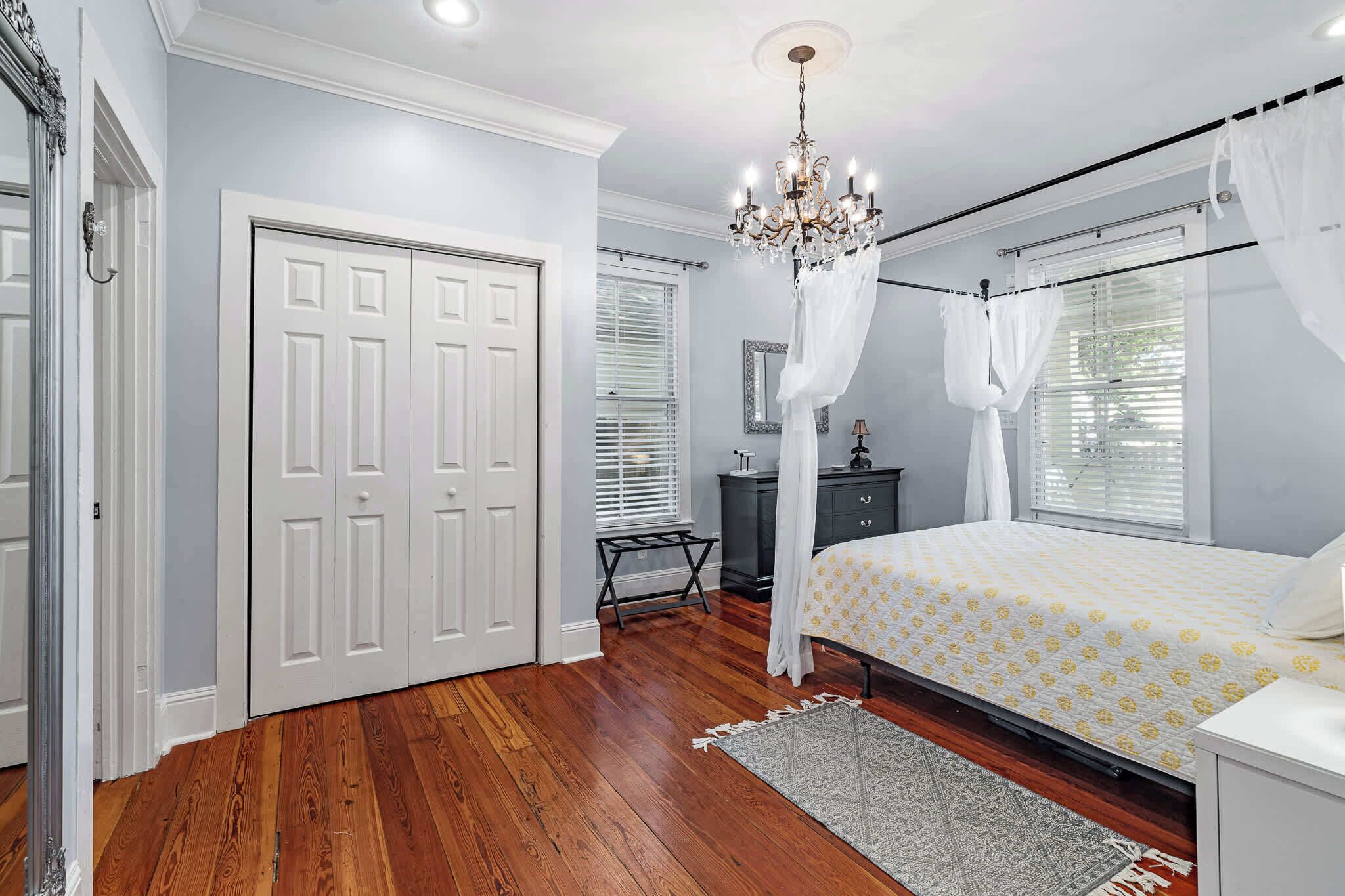 4 Schlafzimmer, Schreibtisch, Bügeleisen/Bügelbrett, WLAN