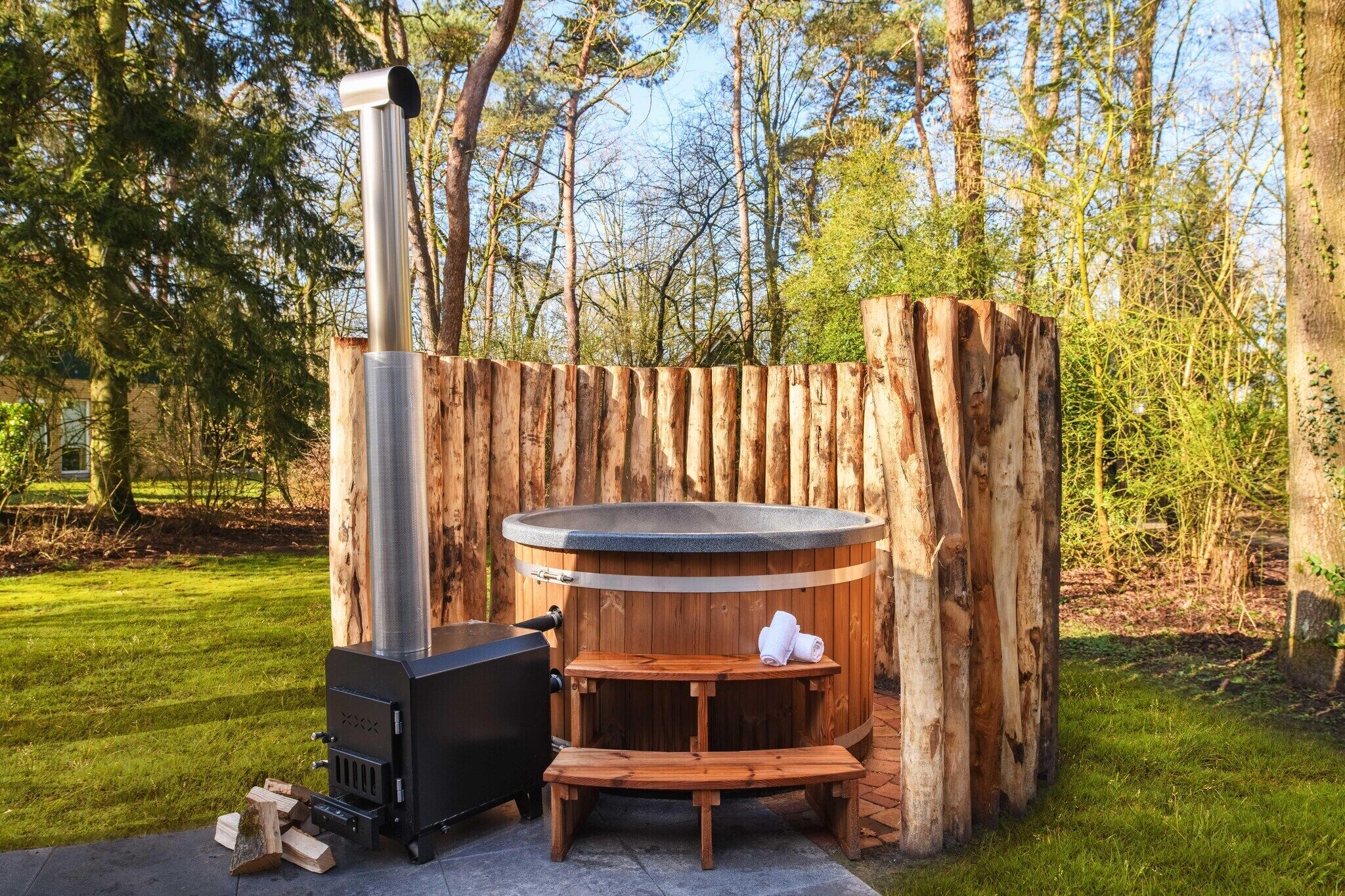 Outdoor spa tub