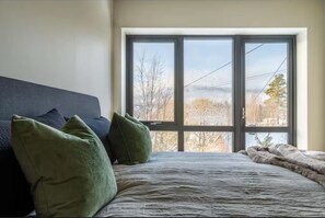 4 bedrooms, internet, bed sheets