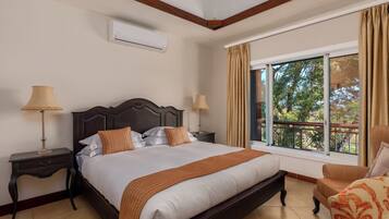 3 bedrooms, iron/ironing board, internet, bed sheets