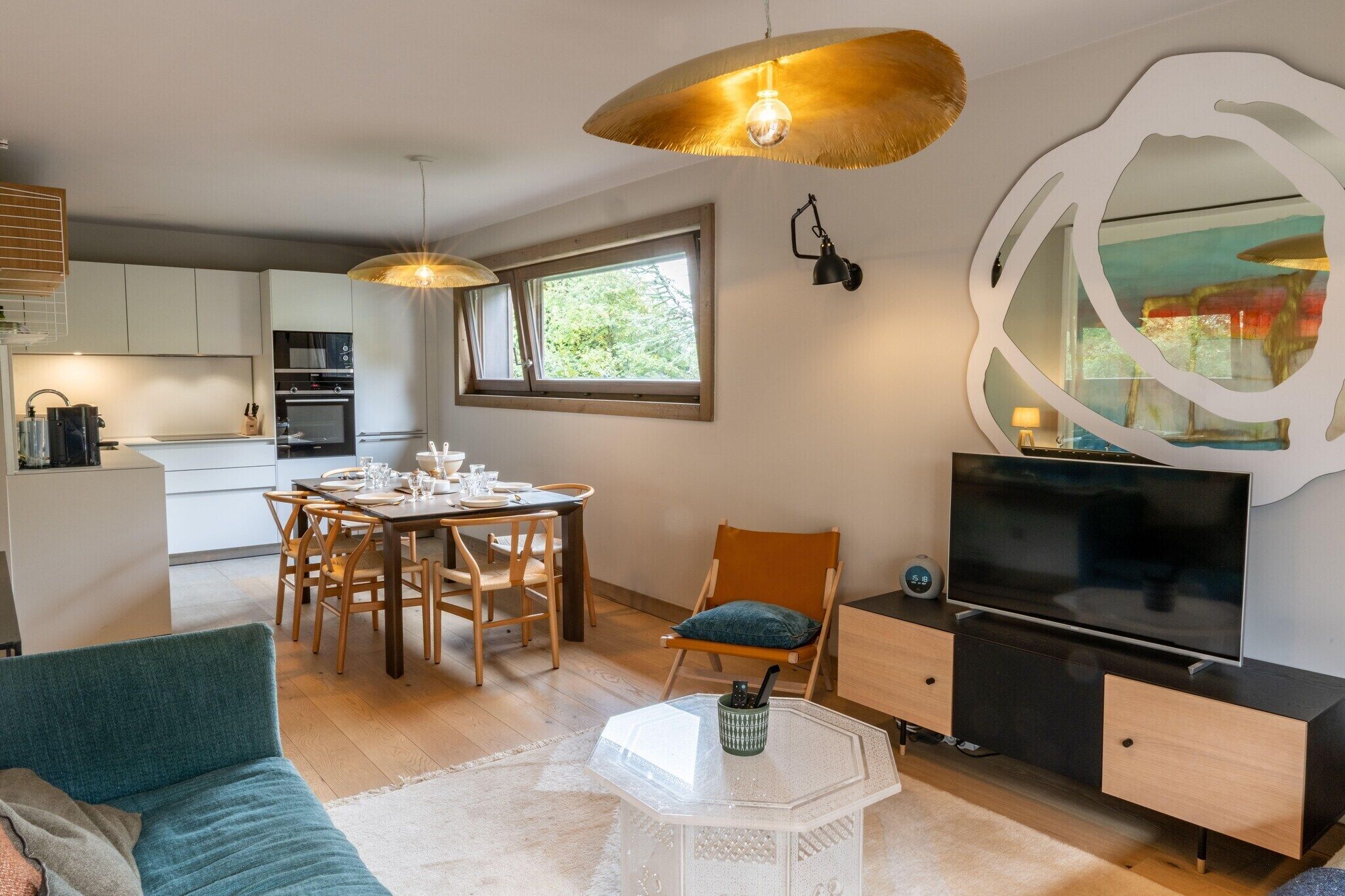 Smart TV, fireplace, offices