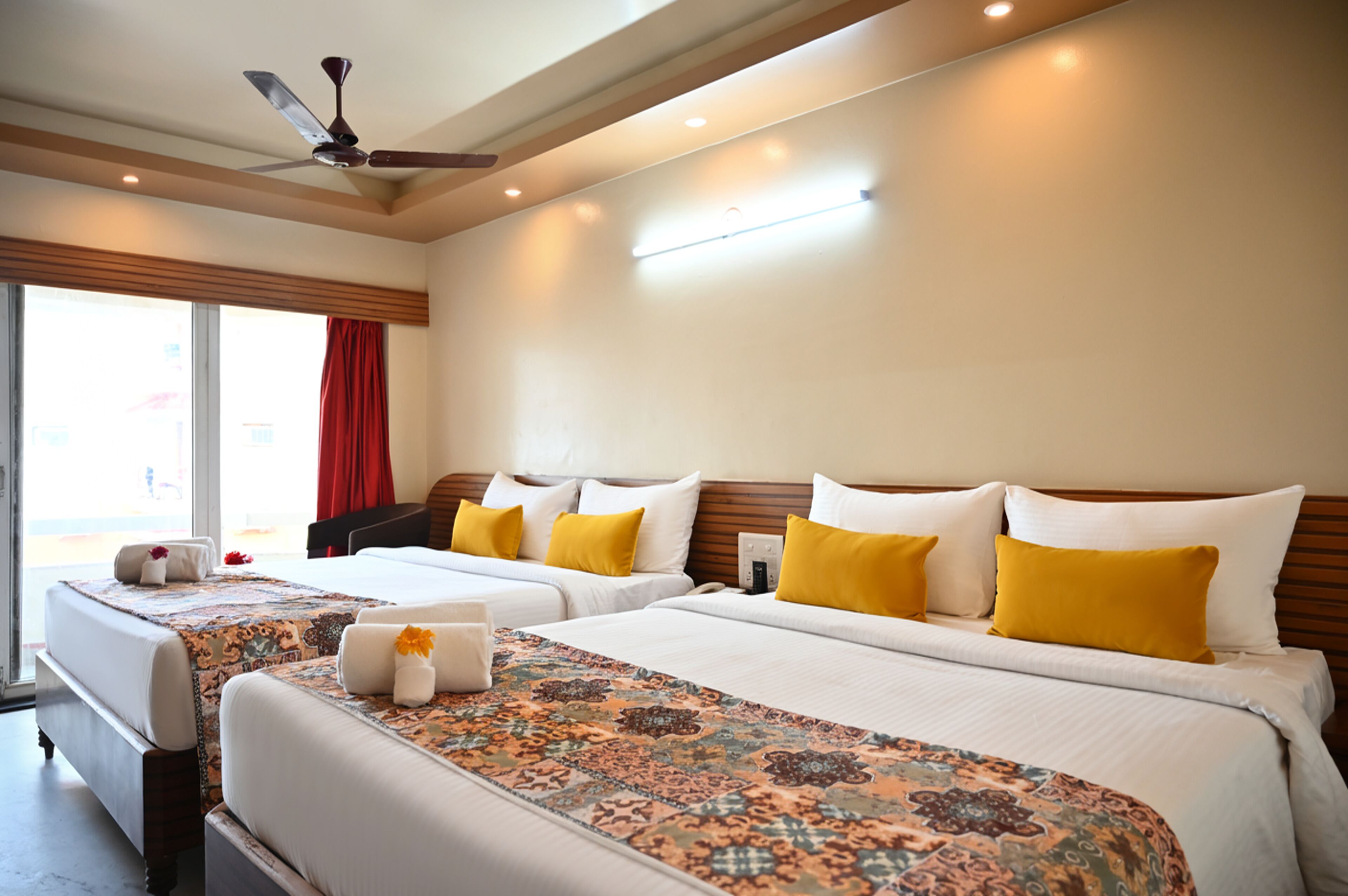 Superior Twin Room | Desk, iron/ironing board, free WiFi