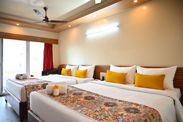 Superior Twin Room, Sea View | Desk, iron/ironing board, free WiFi