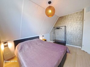 3 bedrooms, WiFi, bed sheets