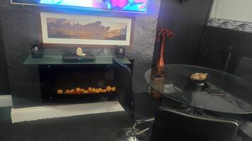 House, 6 Bedrooms | Room amenity