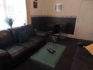 Casa, 6 habitaciones | Sala de estar