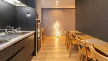 Apartment, Lanai, City View