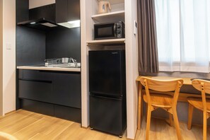 公寓, 外廊, 城市景观 | 遮光窗帘、隔音、熨斗/熨衣板、免费 WiFi