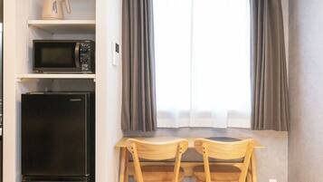 Blackout curtains, soundproofing, iron/ironing board, free WiFi