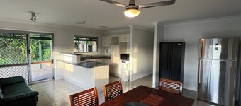 3 Bed House free parking,Master with A/C