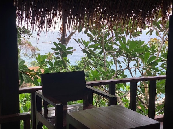 In-room safe, blackout drapes, free WiFi