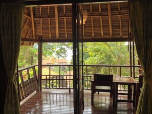 Basic Cottage, Park View | In-room safe, blackout drapes, free WiFi