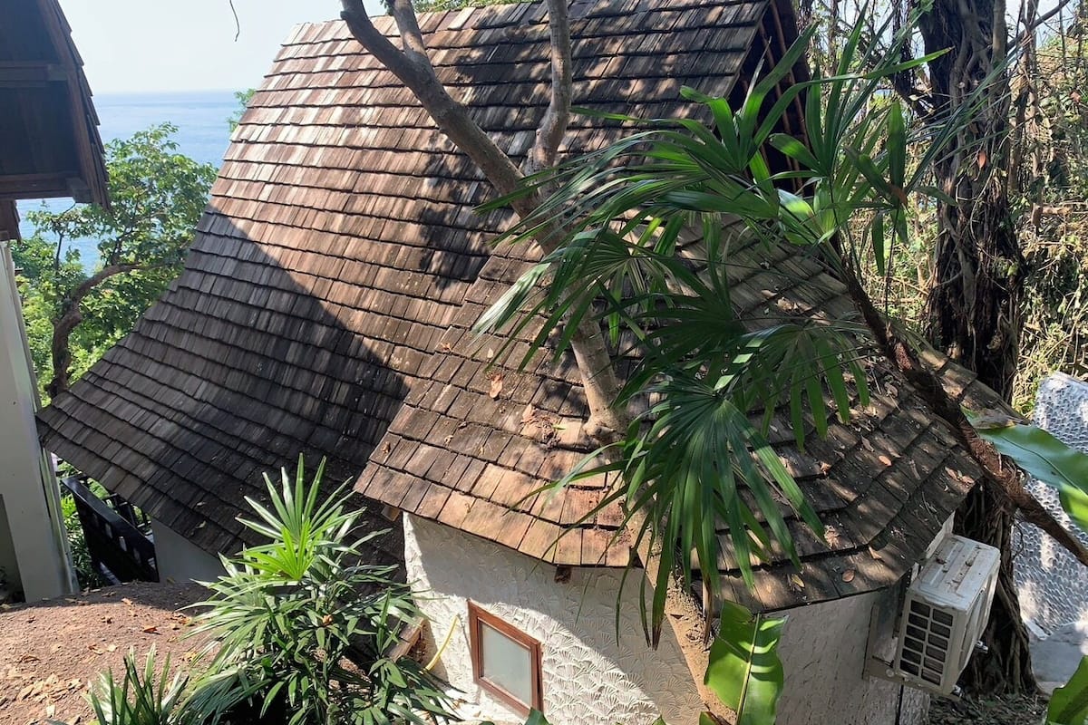 In-room safe, blackout drapes, free WiFi