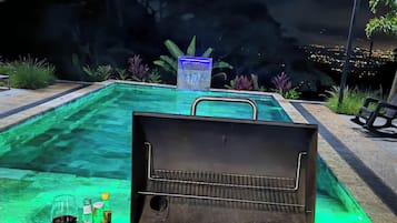 Maison, 6 chambres, accessible aux personnes à mobilité réduite, piscine privée | Aire de pique-nique/barbecue