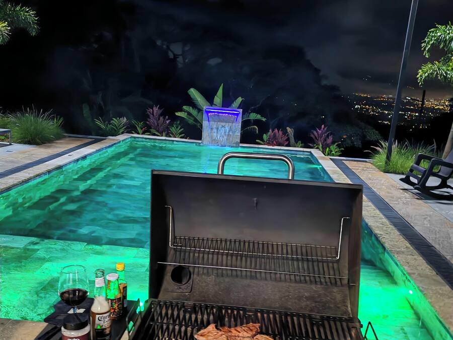 Maison, 6 chambres, accessible aux personnes à mobilité réduite, piscine privée | Aire de pique-nique/barbecue