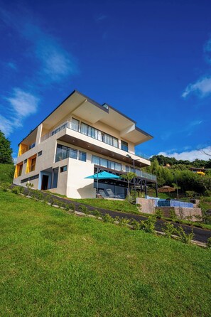 House, 6 Bedrooms, Accessible, Private Pool | Exterior - La Parada House 25 (Concepción)