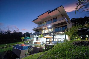 Ferienhaus, 6 Schlafzimmer, barrierefrei, eigener Pool | Außenbereich