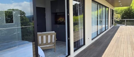 Maison, 6 chambres, accessible aux personnes à mobilité réduite, piscine privée | Terrasse/patio