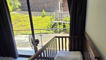 Rumah, 6 kamar tidur, akses difabel, kolam renang pribadi