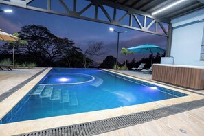 Ferienhaus, 6 Schlafzimmer, barrierefrei, eigener Pool | Pool | Außenpool