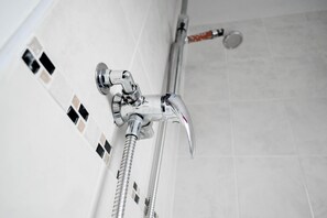 House, 3 Bedrooms | Bathroom - Airport Link House - Nec, HS2 and Birmingham Airport (Birmingham)