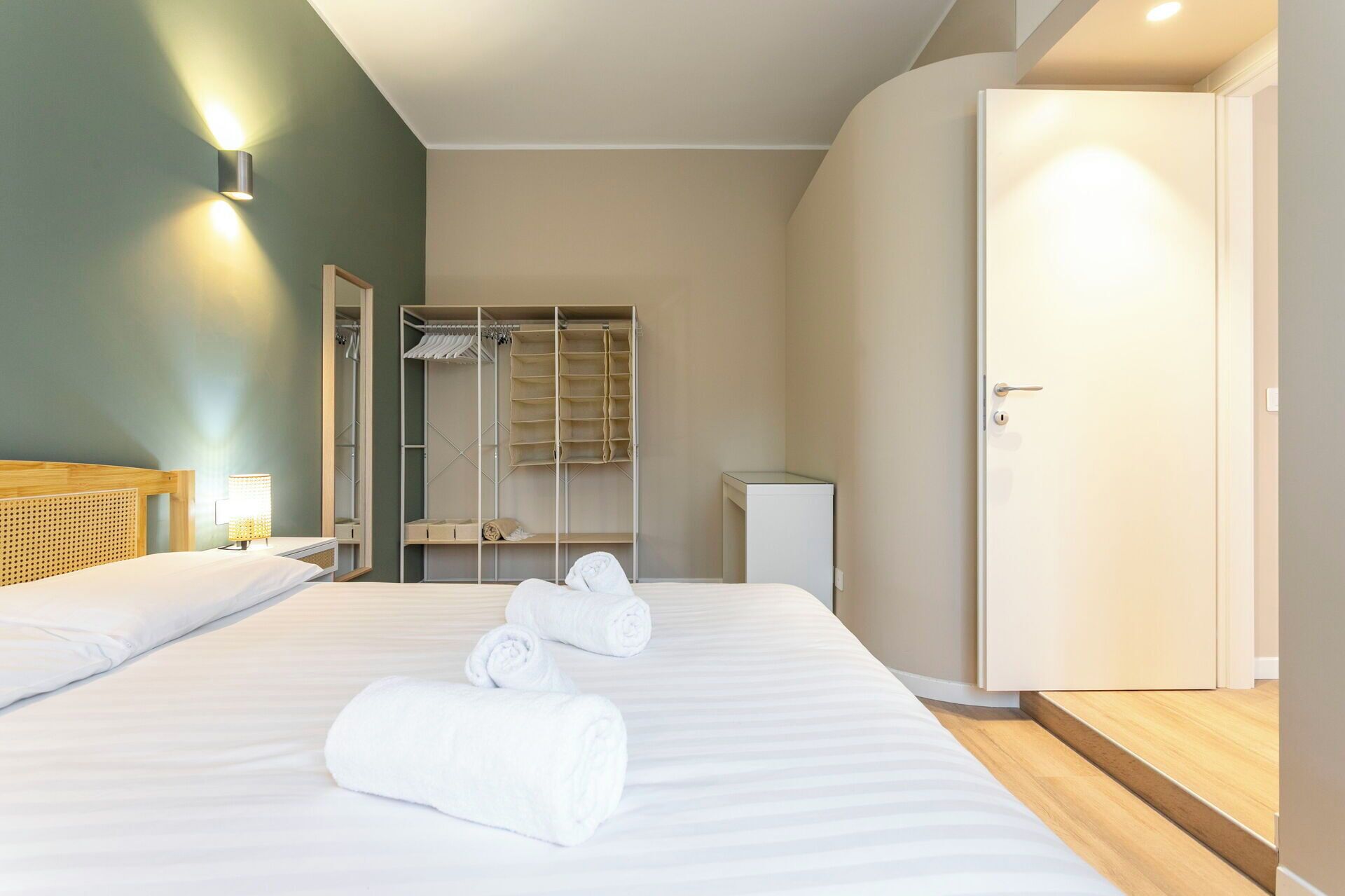 Bügeleisen/Bügelbrett, Reisekinderbett, kostenloses WLAN