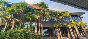 Front of property - Changroj Resort (Kaeng Khoi)