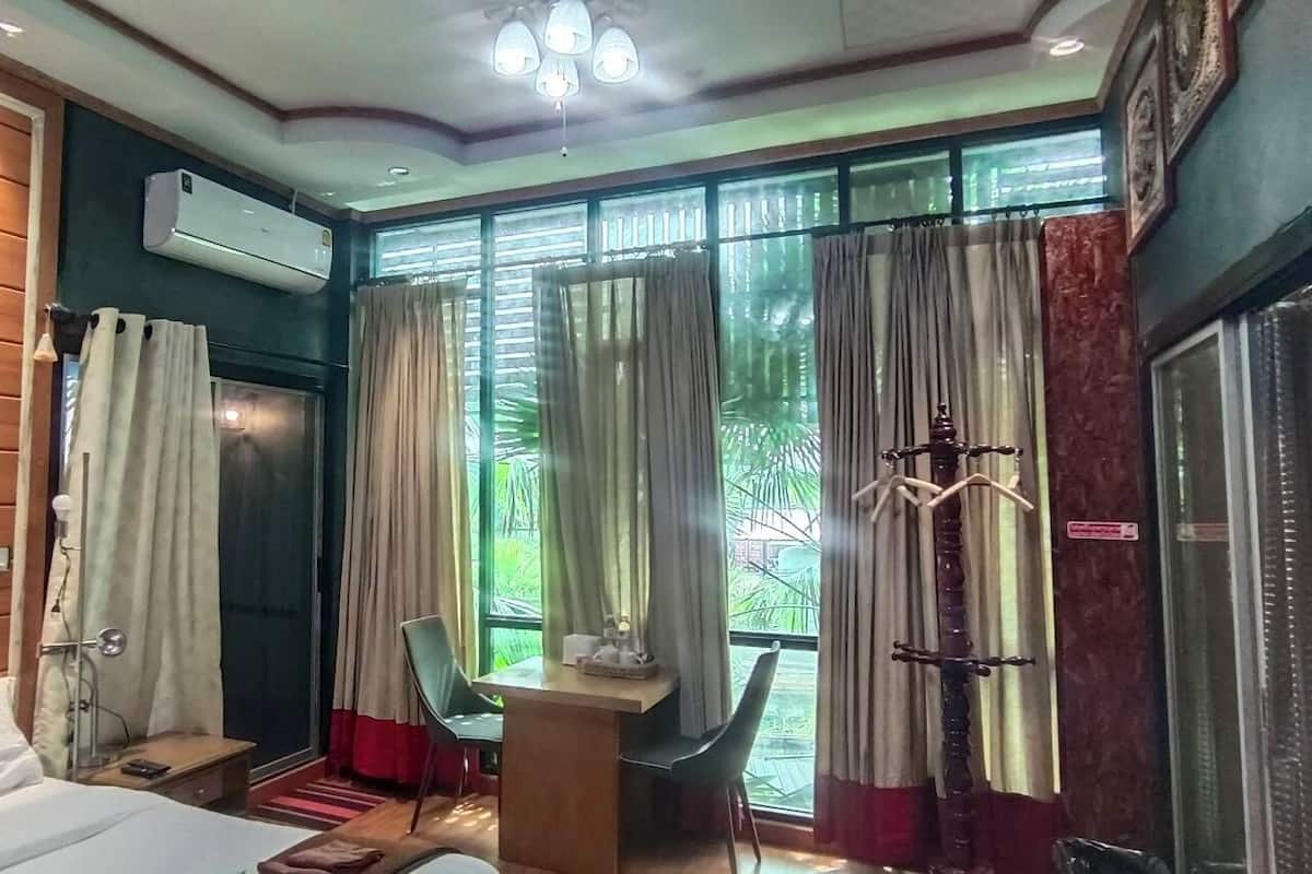 Deluxe Studio, Hill View | Free WiFi