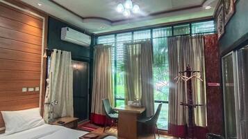 Deluxe Studio, Hill View | Free WiFi