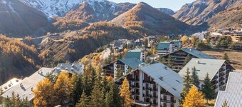 Les 4 Flocons Modern comfort, sunny balcony & broadband fiber in Auron