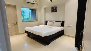 Luxury Apartment, Garden View | Free WiFi