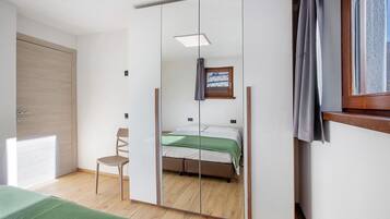 2 bedrooms, WiFi, bed sheets