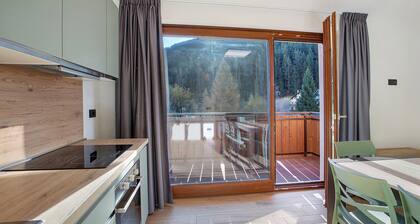 Apartment '3' with Mountain View, Shared Garden and Wi-Fi
