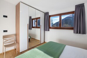 2 bedrooms, WiFi, bed sheets