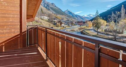 Apartment '6' with Mountain View, Shared Garden and Wi-Fi