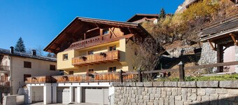 Apartment '2' with Mountain View, Shared Terrace and Wi-Fi