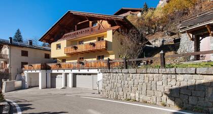 Apartment '2' with Mountain View, Shared Terrace and Wi-Fi